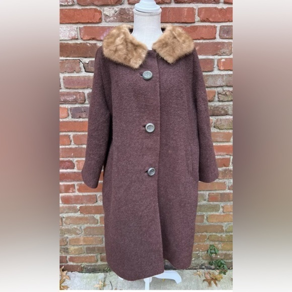 True Vintage 50’s MOD textured Wool blend  coat‎ with fur collar Rothmoor